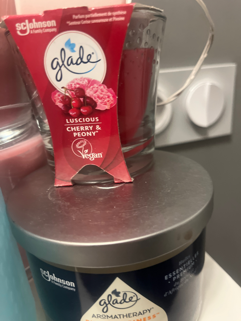 Bougie Parfumée Glade Anti-tabac - Film Décoratif Inclus - Neutralise Les Odeurs - À Poser Sur Surface Résistante à La Chaleur