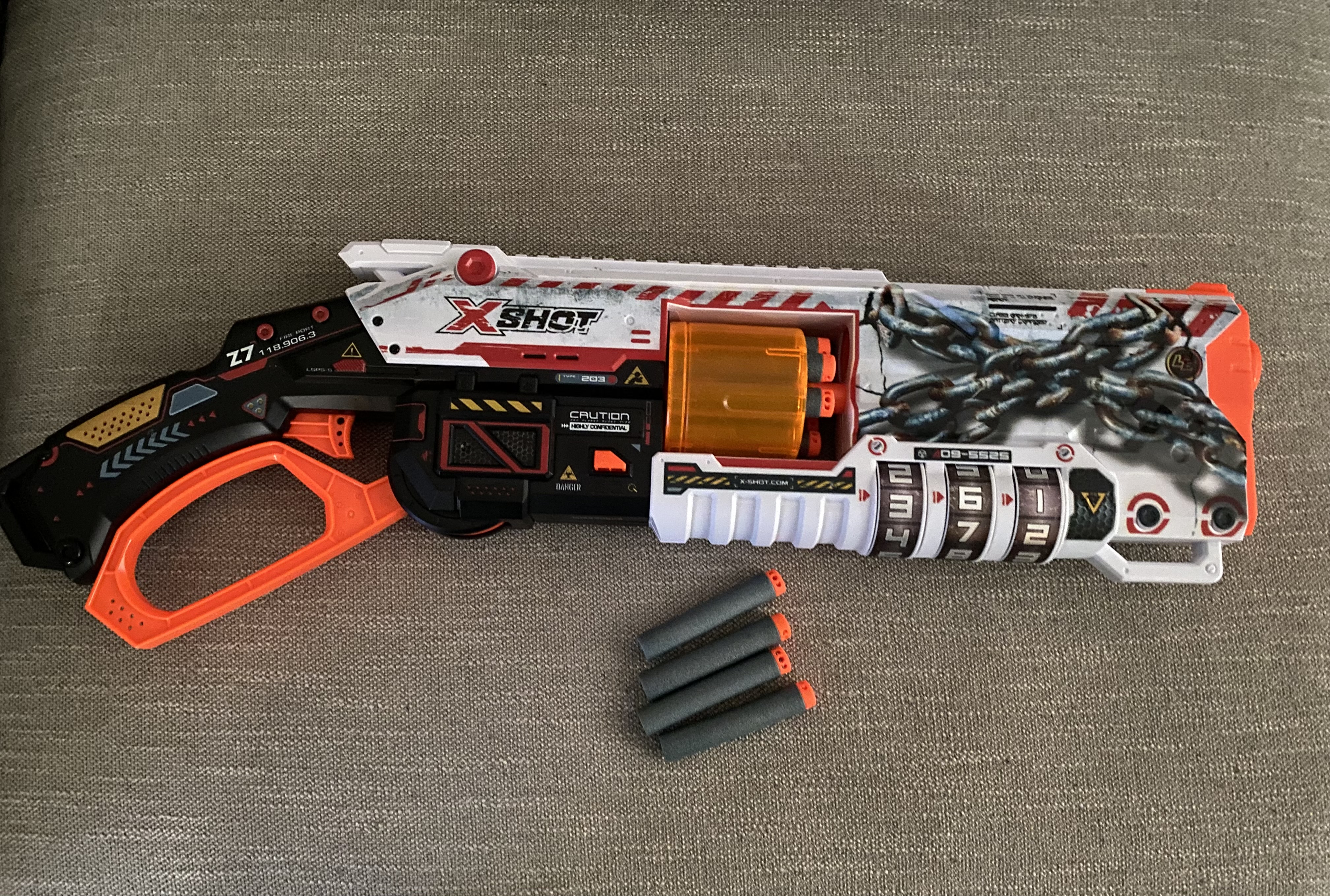 X-Shot Skins Lock Blaster (16 Darts) by ZURU | Home Tester Club