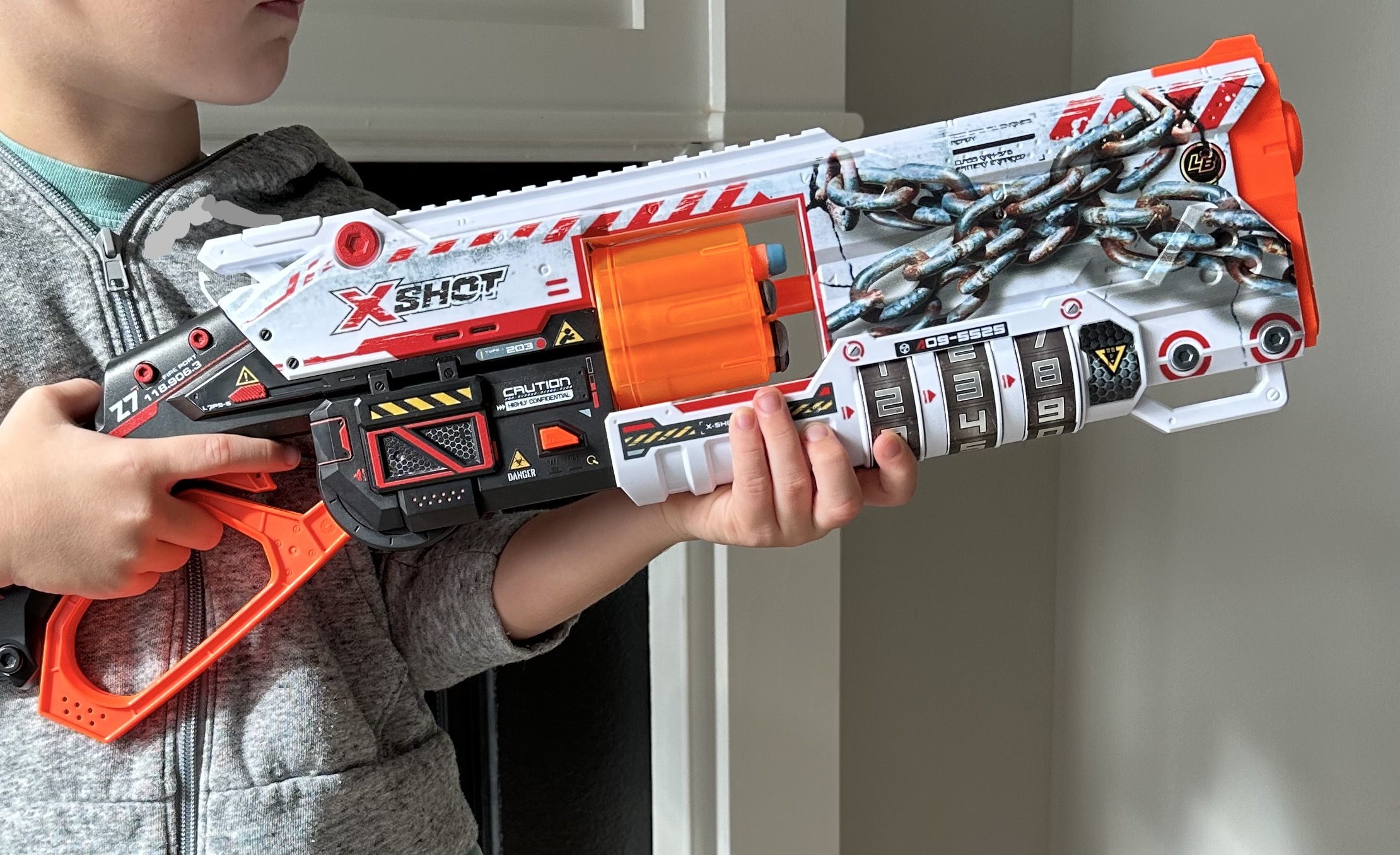 X-Shot Skins Lock Blaster (16 Darts) by ZURU | Home Tester Club