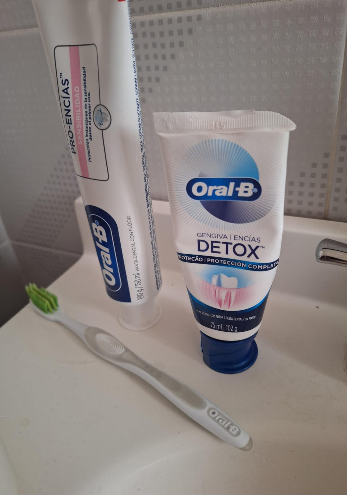 Pasta dental Oral-B Detox deep clean con flúor 75 ml Home Tester