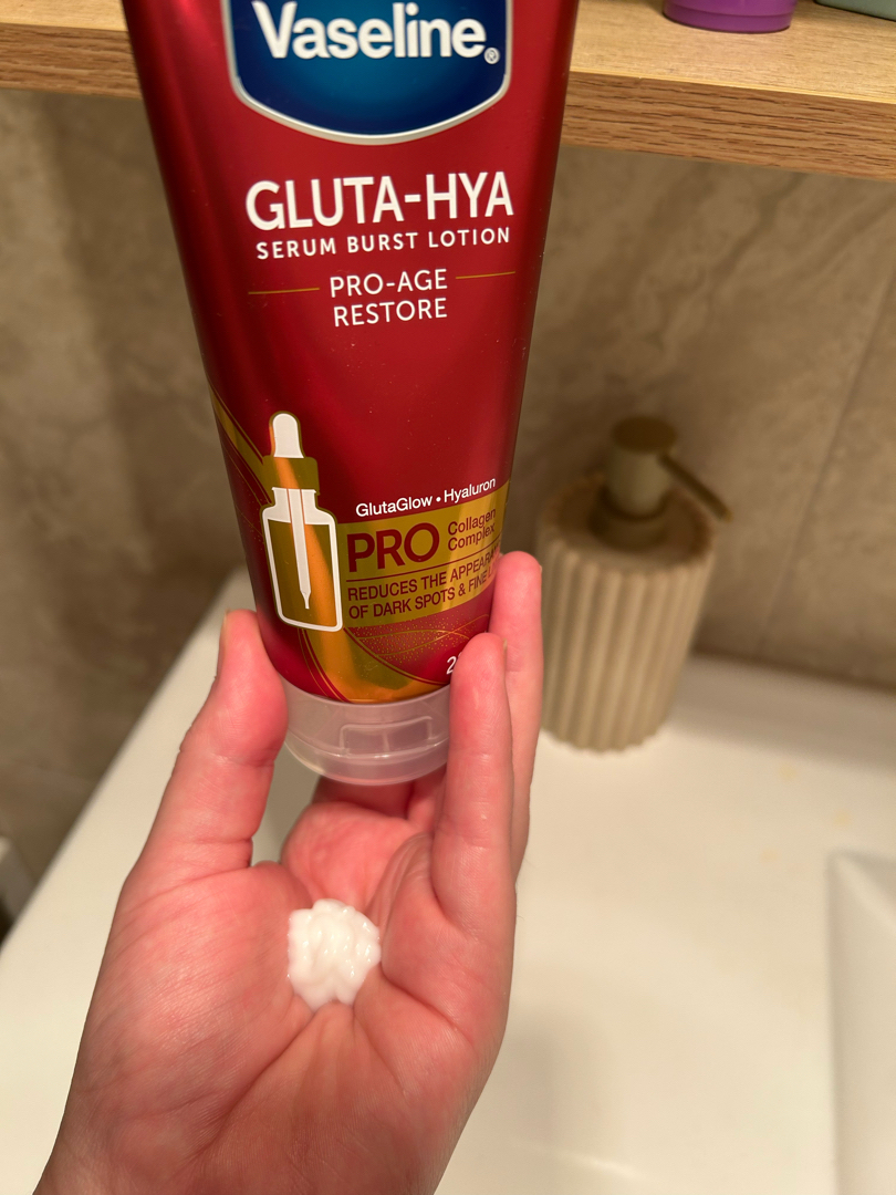 Vaseline Gluta-Hya Pro Age Restore 200ml | Home Tester Club